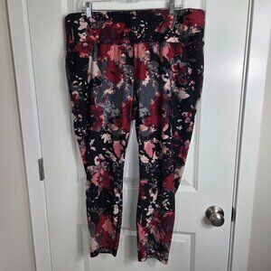 Livi Active Black Floral 7/8 Leggings